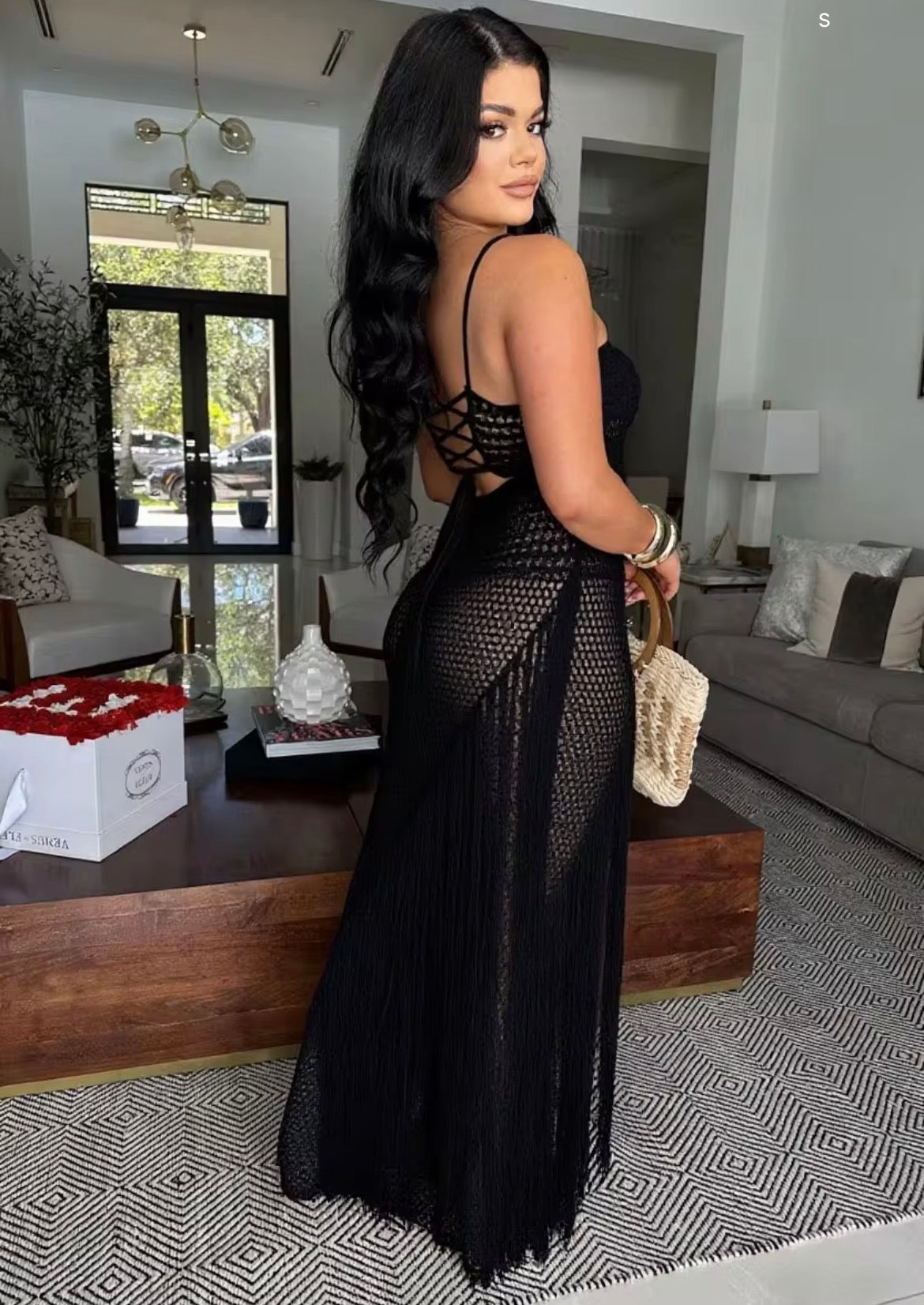 Vestido de verão elegante com amarração no pescoço