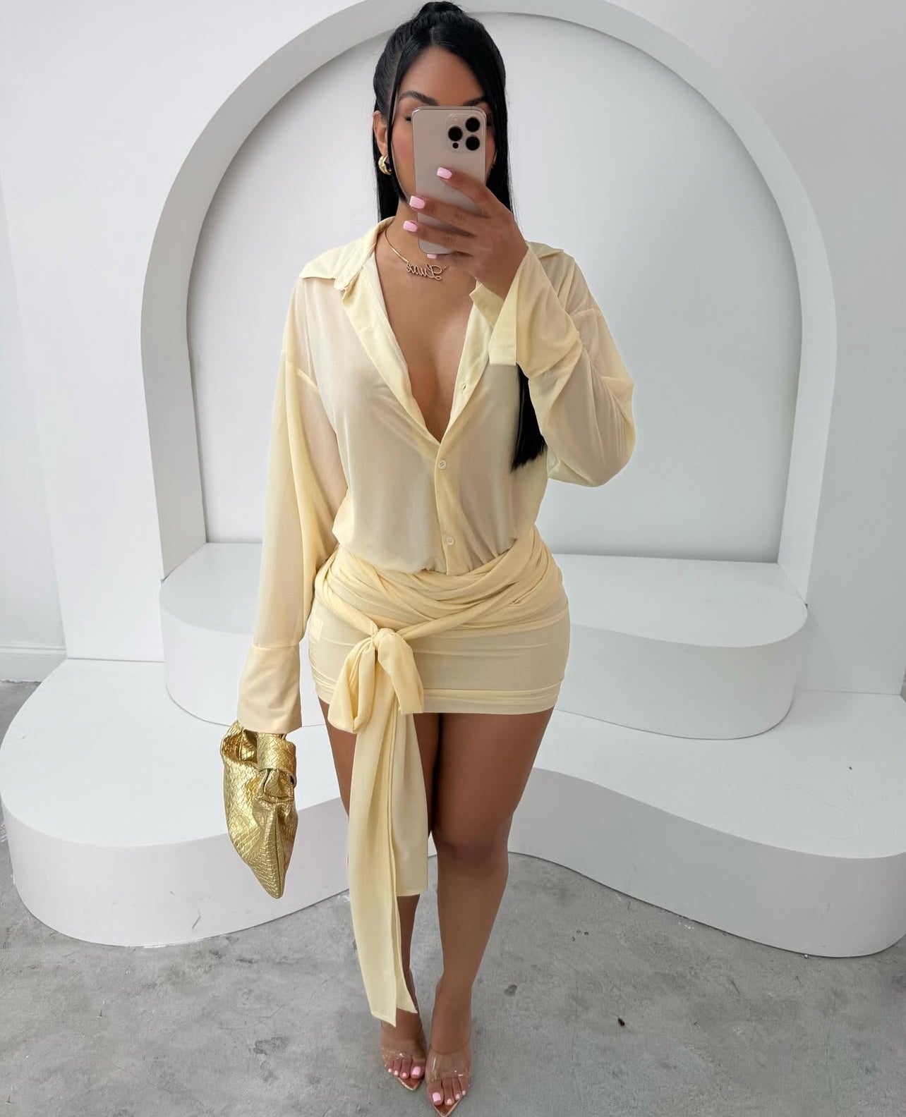 MINI LUXE Vestido curto de verão amarelo manteiga, elegante e sexy, com lapela e cinto