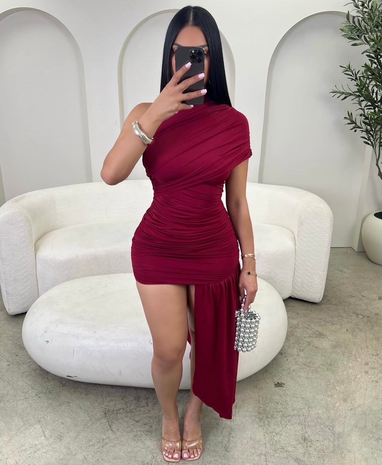 vestido plissado irregular ideal para jantares , saída à noite