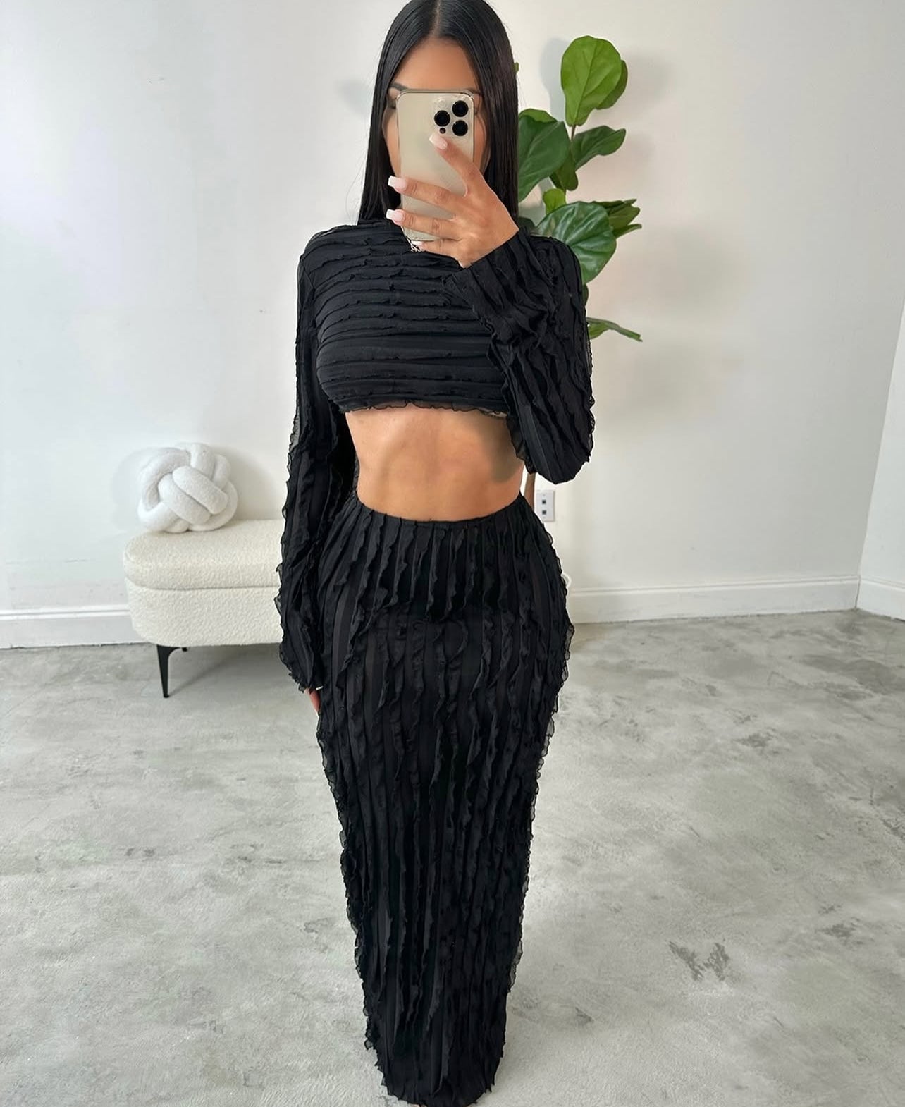 THAT GIRL crop top com gola saia longa plissada