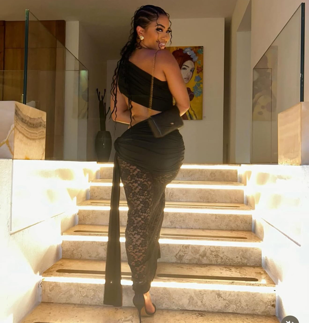 Vestido irregular em renda